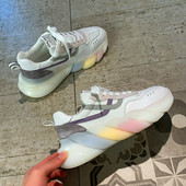 Moderne ženske tenisice s potplatom u boji