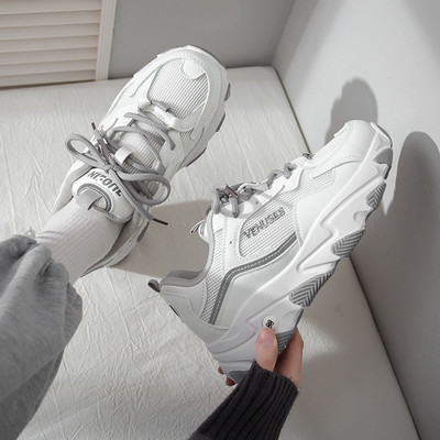 Nový model dámskych tenisiek - s hrubou podrážkou a šnúrkami