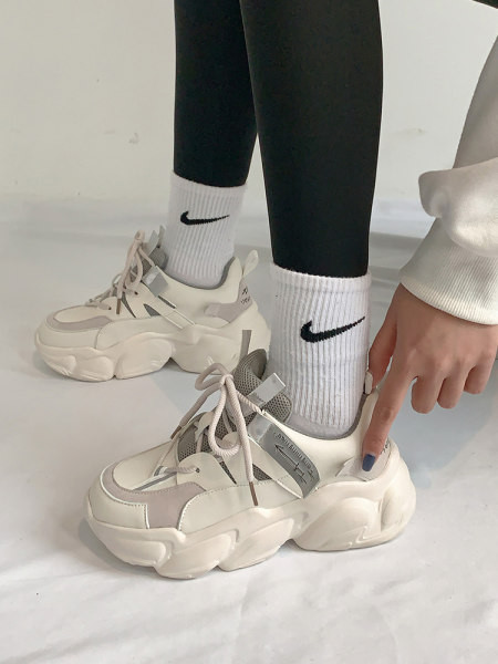 Ležerne ženske tenisice s platformom od 6 cm