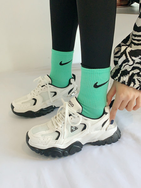 Ženske prozračne tenisice s platformom