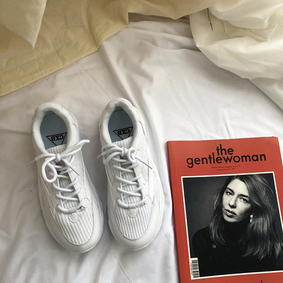 Laisvalaikiai moteriški sportbačiai su raišteliais – baltos ir rožinės spalvos