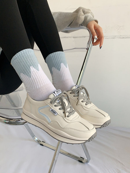 Ležerne ženske tenisice s ravnim potplatom