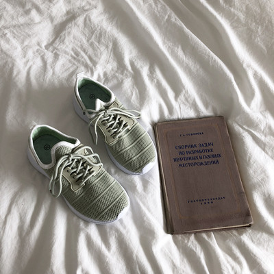 Ženske casual tenisice s vezicama - u bijeloj, crnoj i zelenoj boji