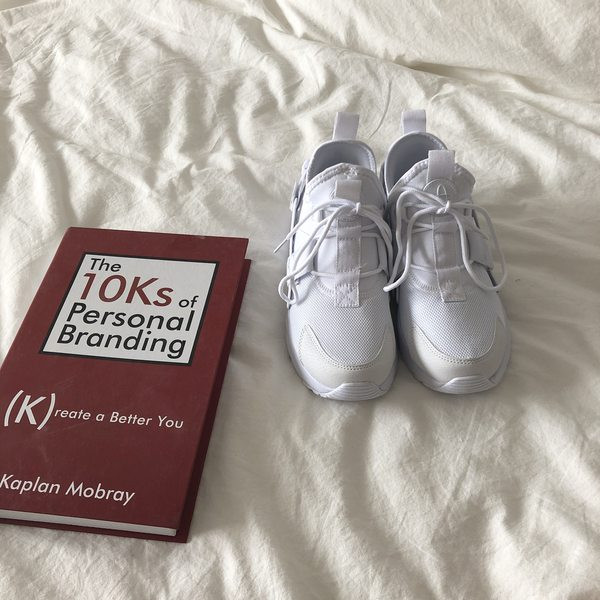 Moderne ženske tenisice od tekstila sa vezicama - roze i bijele