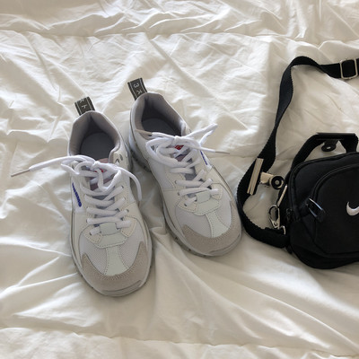 Novi model ženskih patika u boji sa pertlama u bijeloj boji