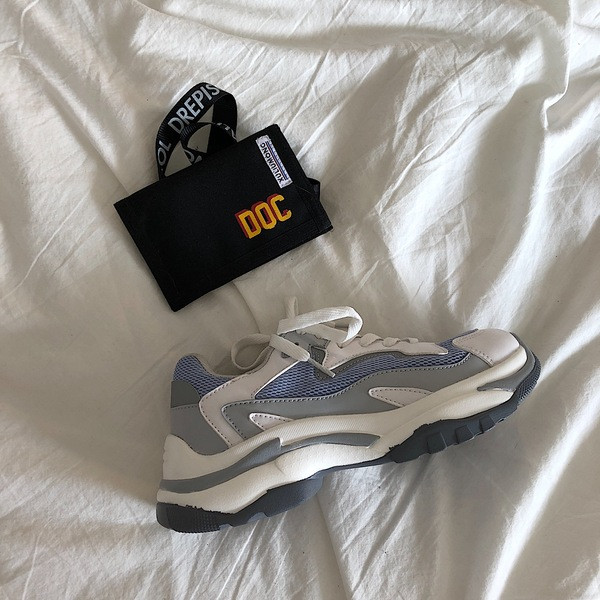 Ženske sportske tenisice plave boje s grubim đonom