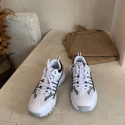 Ležerne ženske tenisice pogodne za trčanje