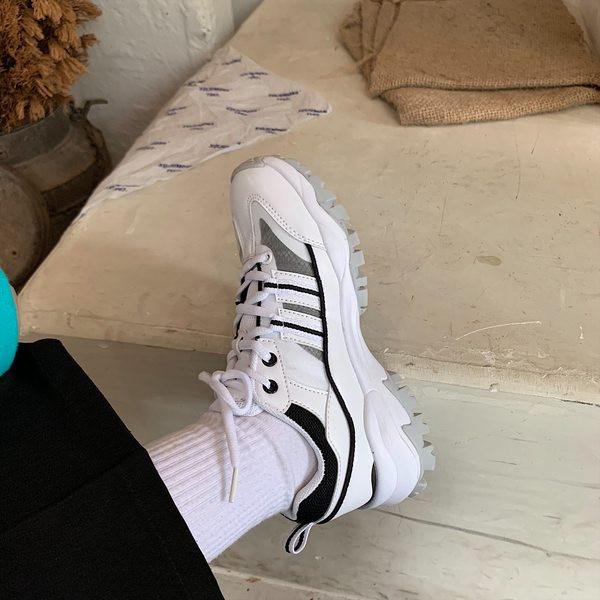 Ležerne ženske tenisice pogodne za trčanje