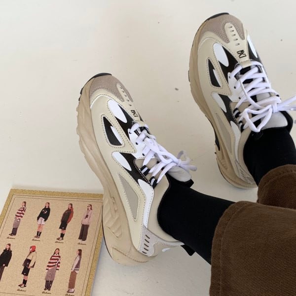 Ženske sportske tenisice u retro stilu s mrežicom