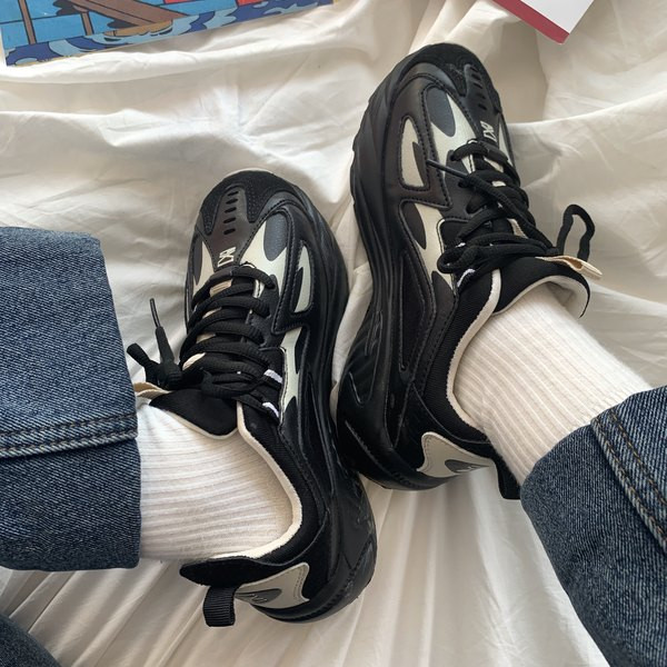 Ženske tenisice u crnoj boji