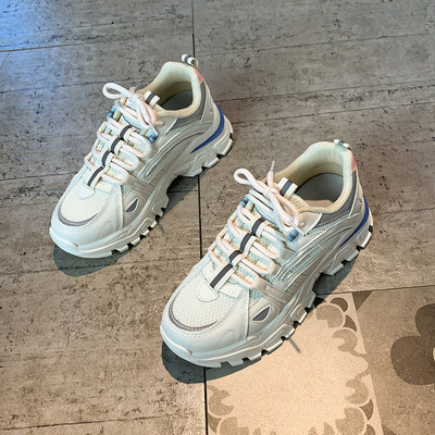 Naiste vabaaja tossud võrguga