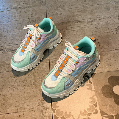 Naiste vabaaja tossud võrguga