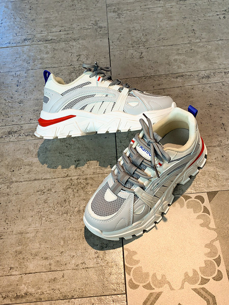 Naiste vabaaja tossud võrguga