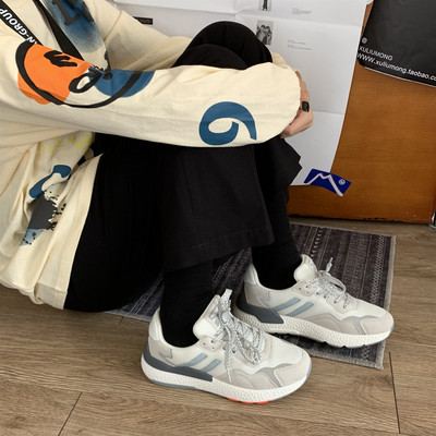 Ženske sportske tenisice s ravnim potplatom i vezicama