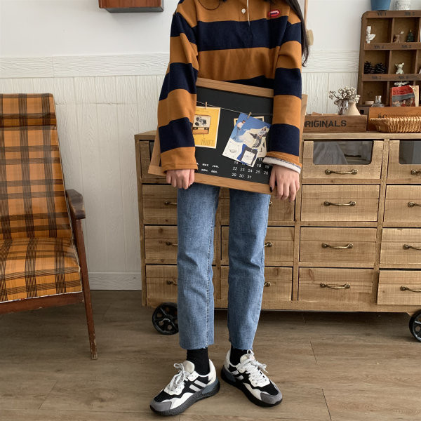 Ženske sportske tenisice s ravnim potplatom i vezicama