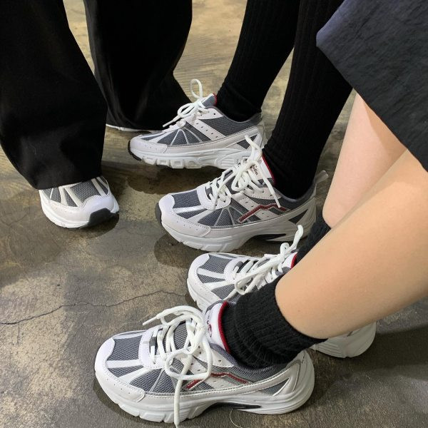 Novi model ženskih casual cipela sa vezicama - retro stil