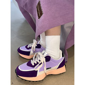 Ženske tenisice u boji sa grbom