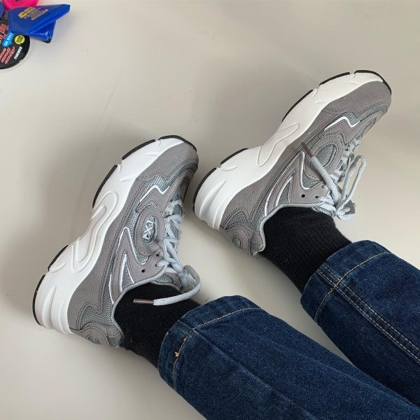 Novi model ženskih sportskih tenisica od eko brušene kože