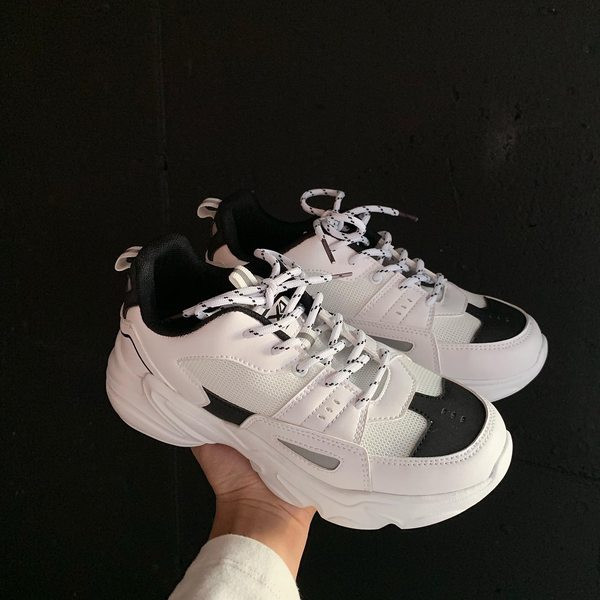 Sportske i casual ženske tenisice s vezicama