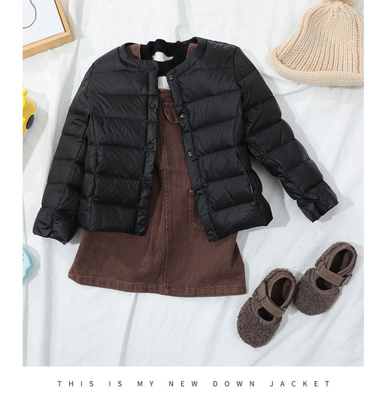 Proljetna dječja jakna s gumbima i okruglim izrezom