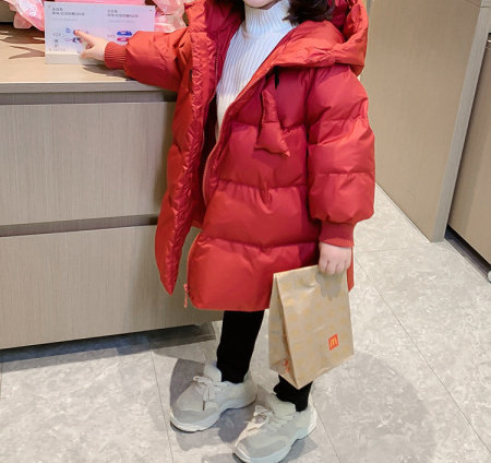 Svakodnevna dječja jakna za djevojčice s kapuljačom - crvena boja