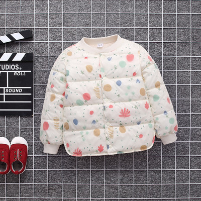 Proljetna dječja jakna s gumbima i uzorkom