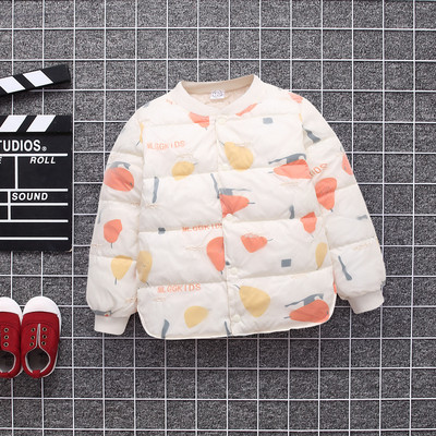 Proljetna dječja jakna s gumbima i uzorkom