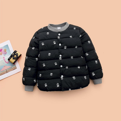 Proljetna dječja jakna s gumbima i uzorkom