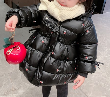 Moderna zimska jakna za djevojčice s vezom