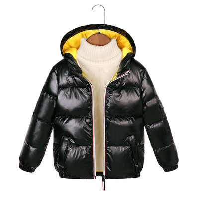 Zimska jakna s kapuljačom i sjajnim efektom