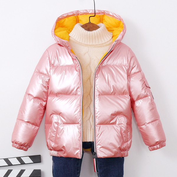 Zimska jakna s kapuljačom i sjajnim efektom