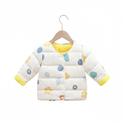 Värvilise aplikatsiooni ja nööpidega kevadine laste jope