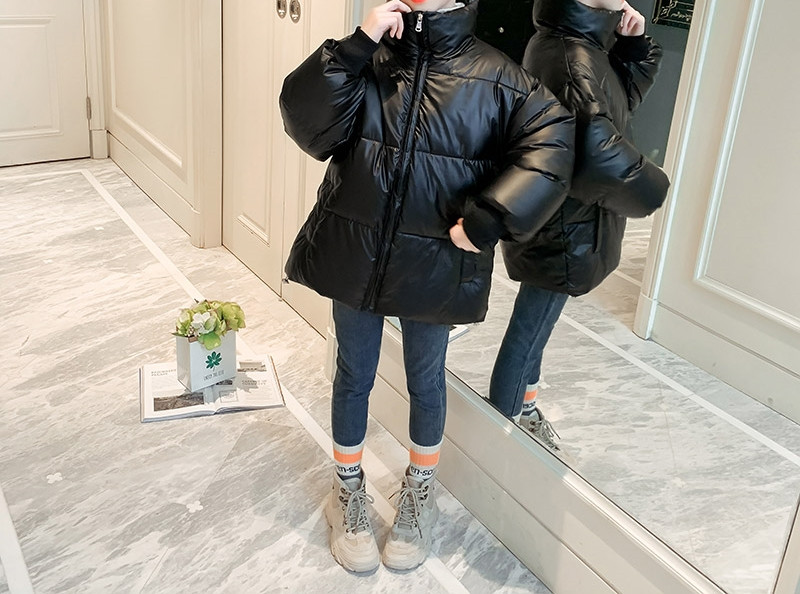 Dječja ležerna jakna prikladna za zimu s visokim ovratnikom i patentnim zatvaračem