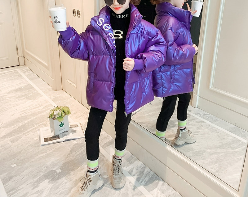 Dječja ležerna jakna prikladna za zimu s visokim ovratnikom i patentnim zatvaračem