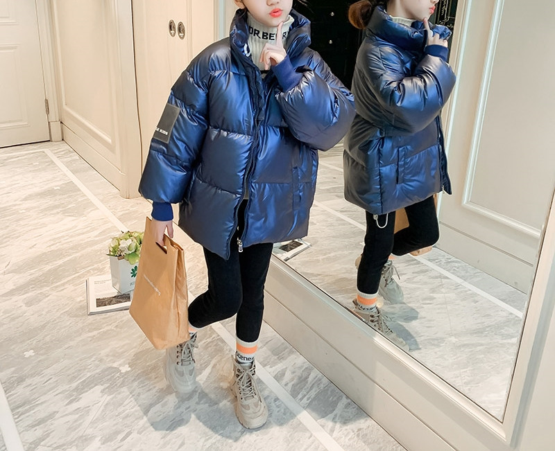 Dječja ležerna jakna prikladna za zimu s visokim ovratnikom i patentnim zatvaračem