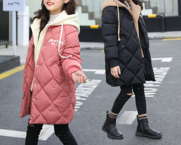 Novi model dječje jakne sa natpisom i kapuljačom za djevojčice