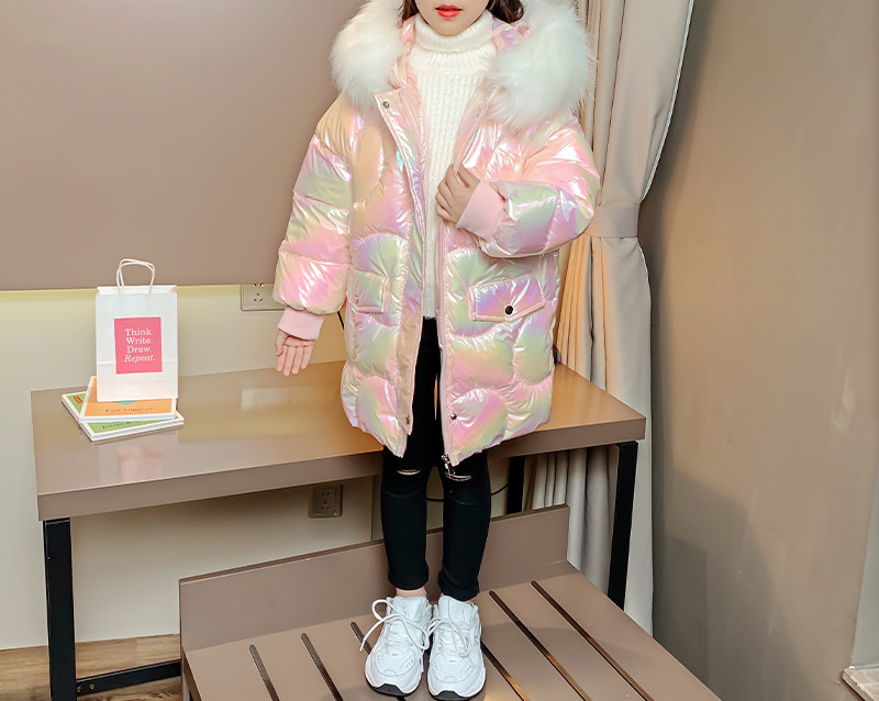 Dječja zimska jakna srednje dužine s donjim ovratnikom