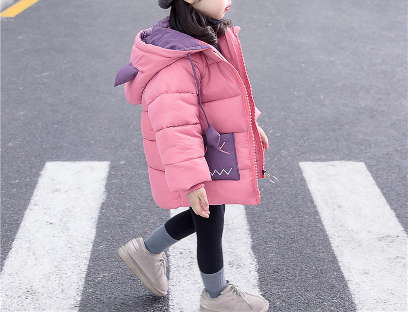 Dječja jakna za djevojčicu s kapuljačom i džepovima