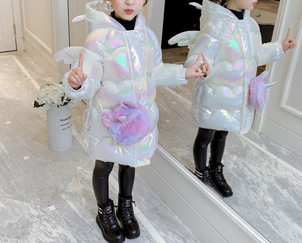 Bērnu ikdienas jaka baltā krāsā ar 3D elementu