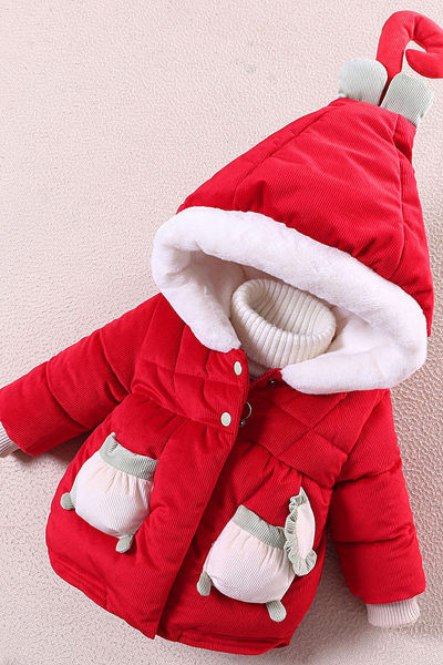 Moderná detská bunda s kapucňou a vreckami pre dievčatá