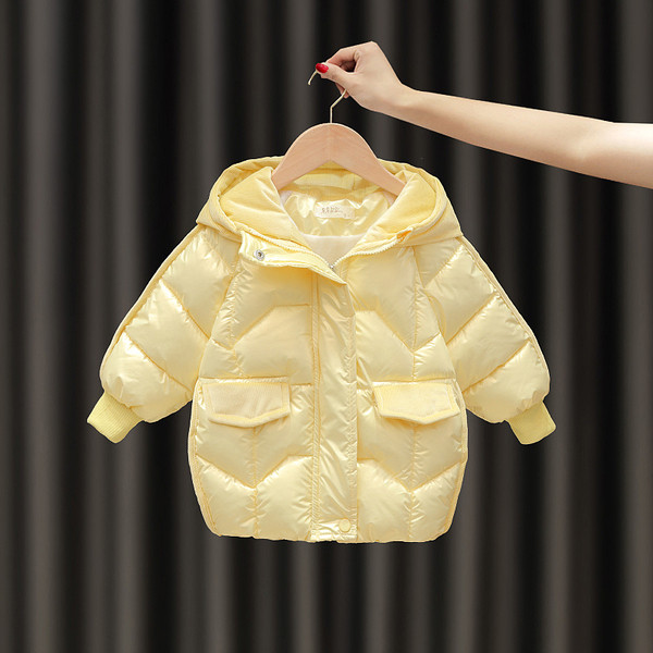 Moderna jakna za djevojčice s patentnim zatvaračem i kapuljačom