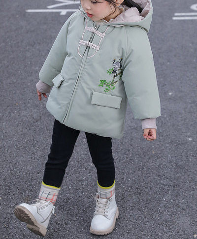 Novi model dječje jakne pogodne za zimu sa kapuljačom i vezom