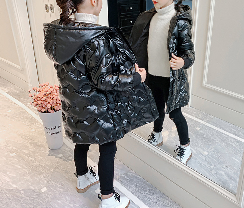 Dječja moderna jakna s kapuljačom i patentnim zatvaračem