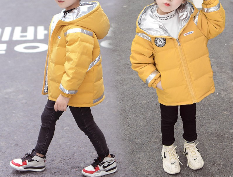 Moderna dječja jakna s kapuljačom i grbom - unisex model