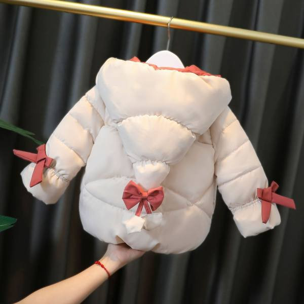 Dječja jakna s kapuljačom i trakom u tri boje