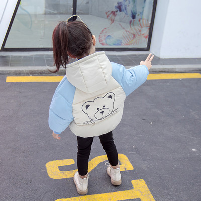 Dječja jakna s kapuljačom i aplikacijom medvjeda