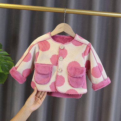 Moderan dječji kaput s gumbima i širokim ovratnikom