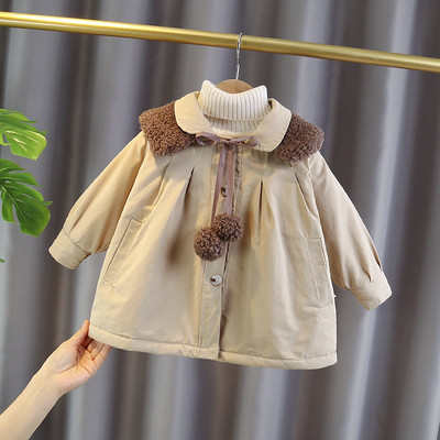 Kaput dječjeg kroja s pomponima