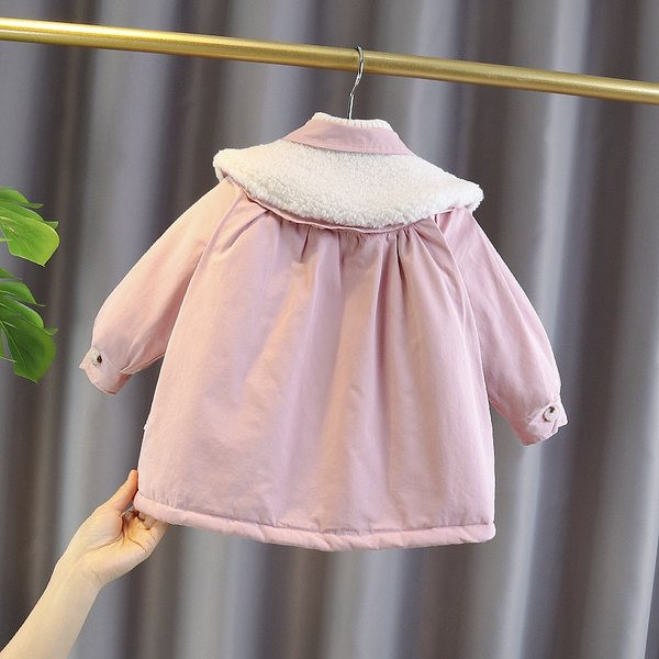 Kaput dječjeg kroja s pomponima