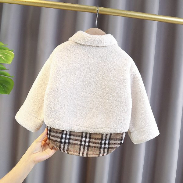 Punji kaput s kariranim dijelovima